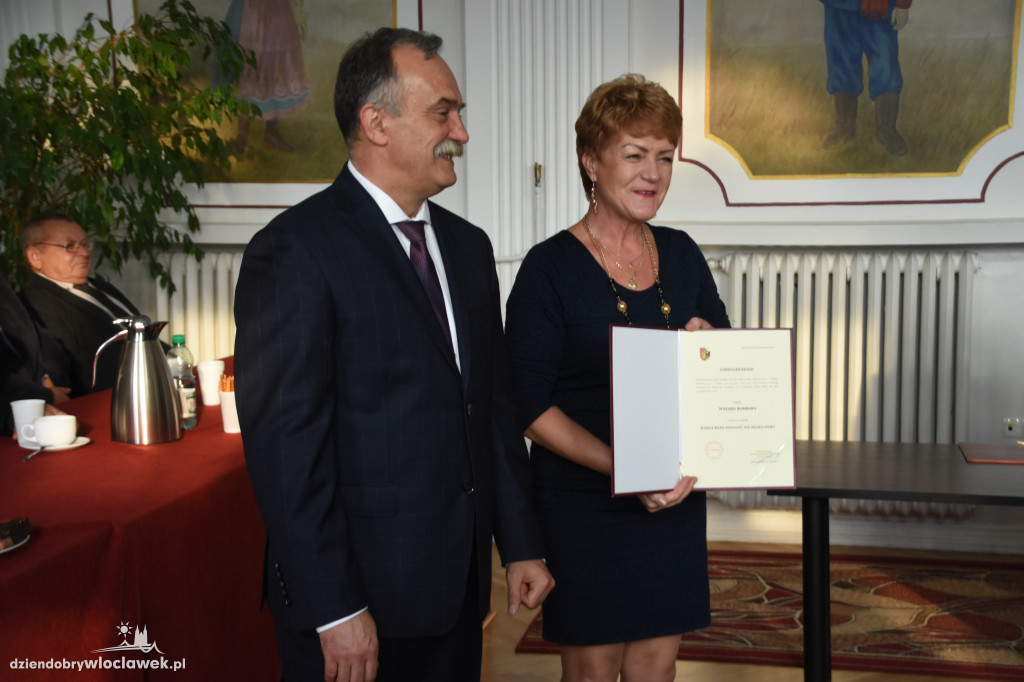 Radni powiatu odebrali nominacje