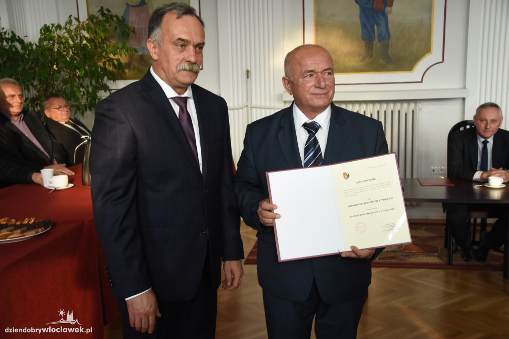 Radni powiatu odebrali nominacje