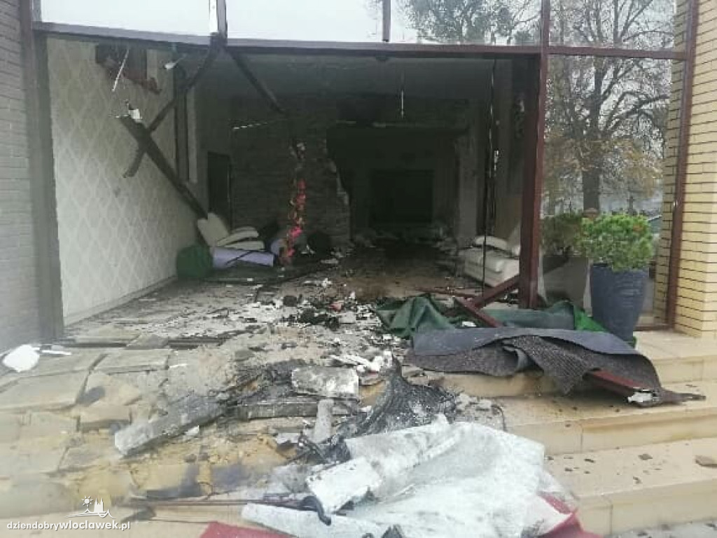 Wjechał w budynek sali weselnej