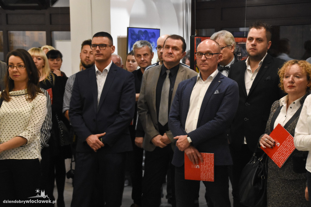 Wernisaż Luster Niepodległej w GSW