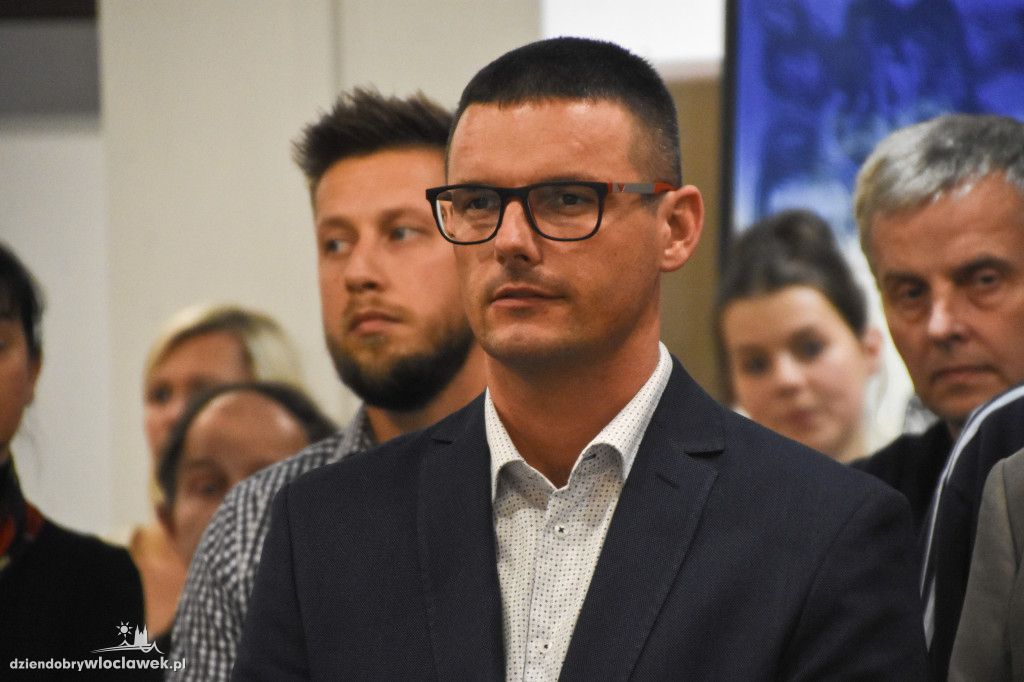Wernisaż Luster Niepodległej w GSW