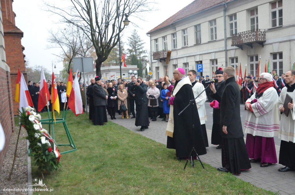 Poświęcenie tablicy przy Katedrze