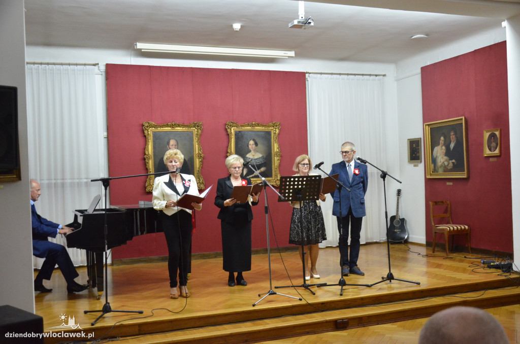 Wieczornica z okazji 100-lecia  niepodległości