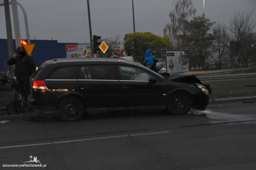Kolizja przy Tesco. Zepsuty sygnalizator