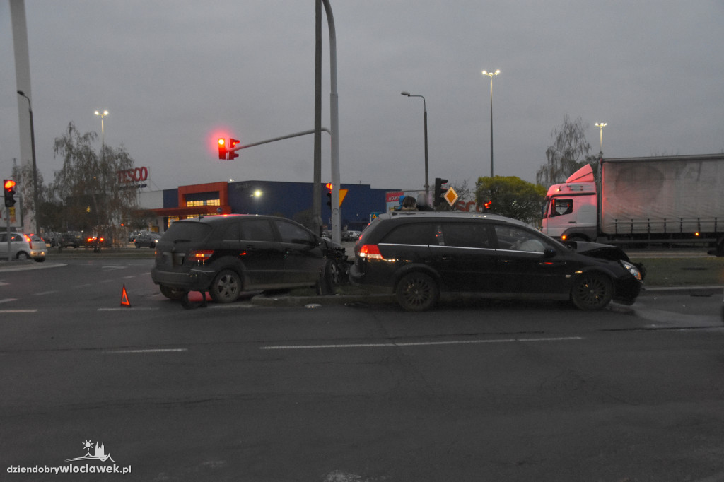 Kolizja przy Tesco. Zepsuty sygnalizator