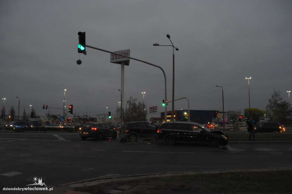 Kolizja przy Tesco. Zepsuty sygnalizator