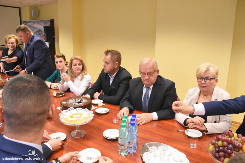 A po sesji inauguracyjnej... tort