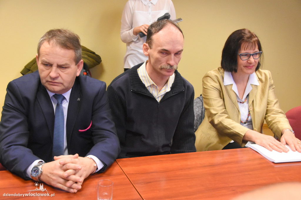 A po sesji inauguracyjnej... tort