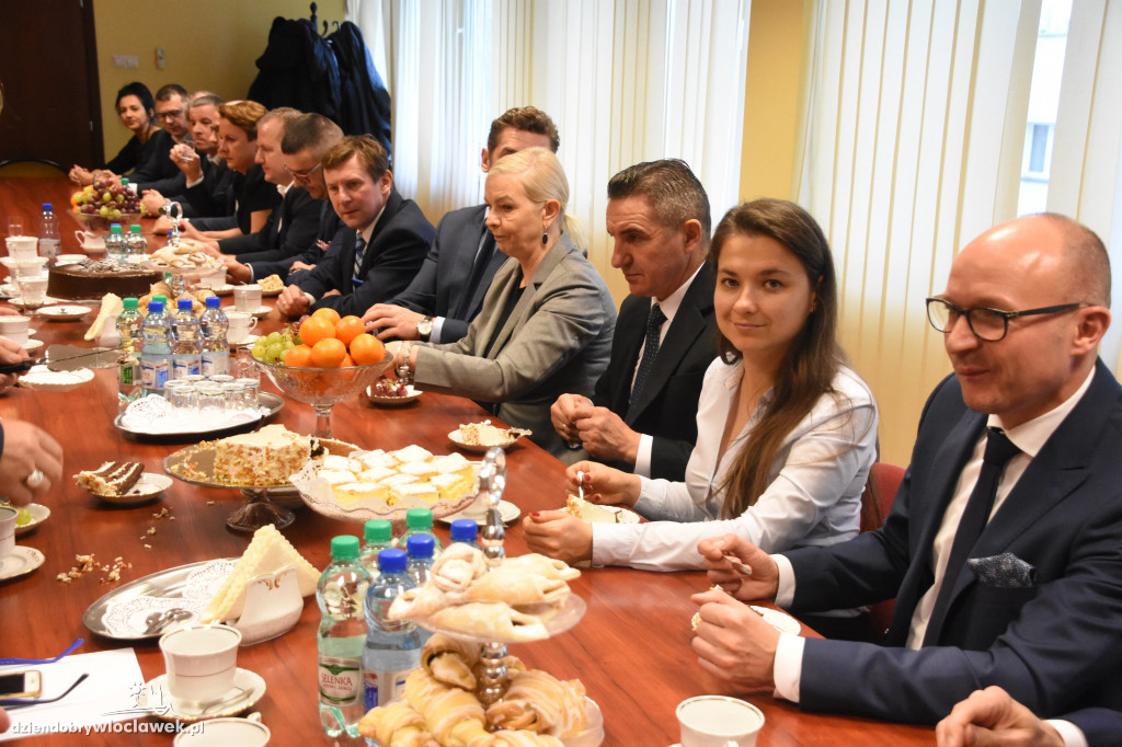 A po sesji inauguracyjnej... tort