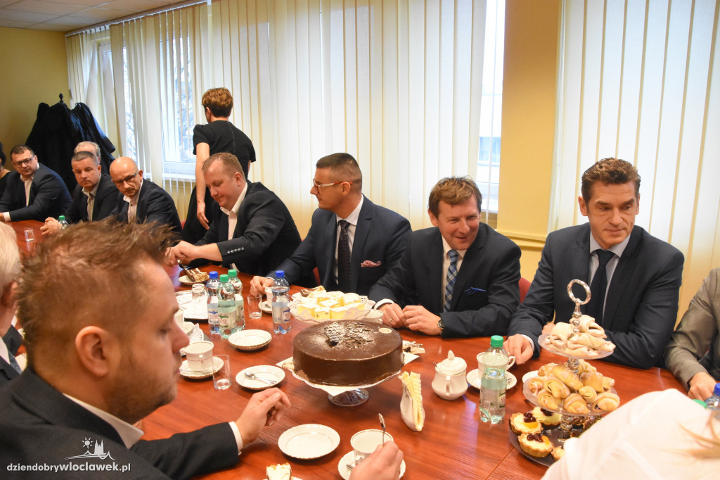 A po sesji inauguracyjnej... tort