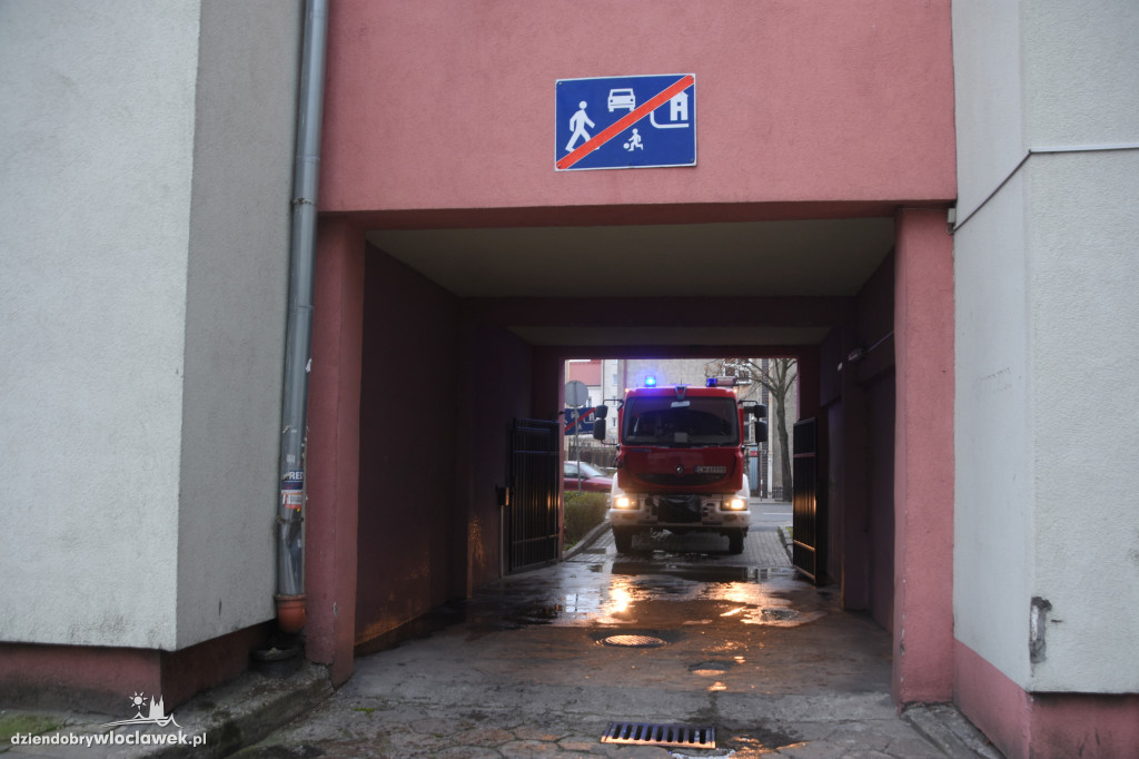 Pożar w piwnicy bloku przy Królewieckiej