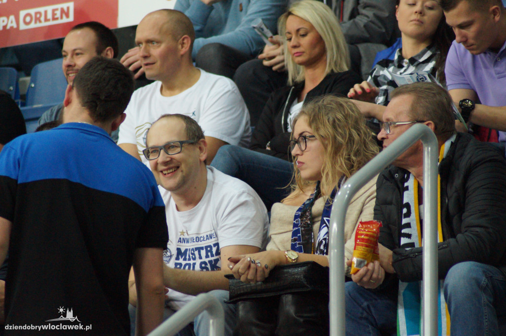 Kibice na meczu Anwil Le Mans
