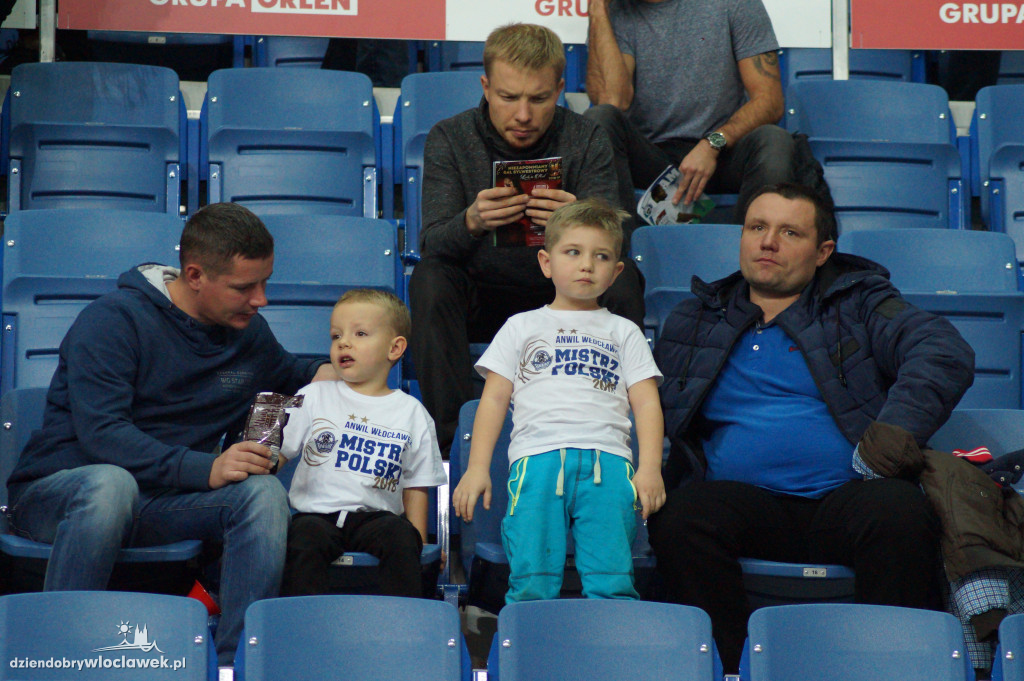 Kibice na meczu Anwil Le Mans
