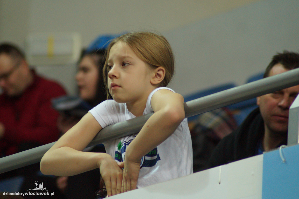 Kibice na meczu Anwil Le Mans