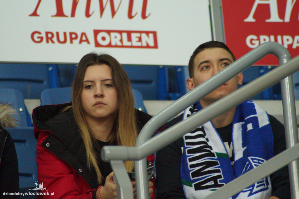 Kibice na meczu Anwil Le Mans