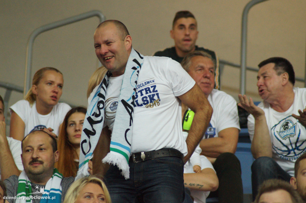 Kibice na meczu Anwil Le Mans