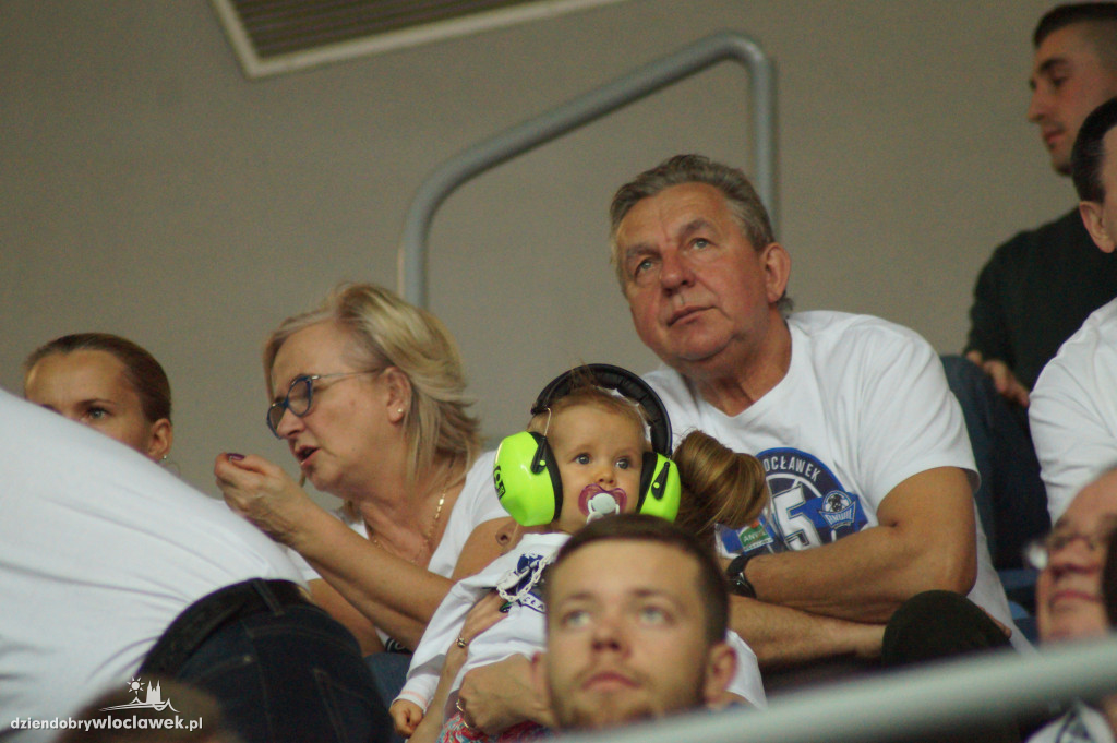 Kibice na meczu Anwil Le Mans