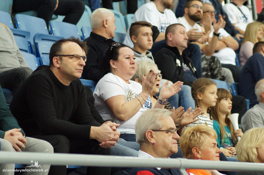 Kibice na meczu Anwil Le Mans