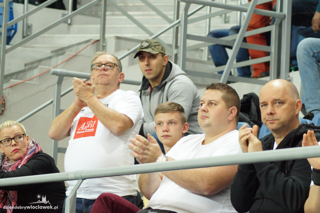 Kibice na meczu Anwil Le Mans