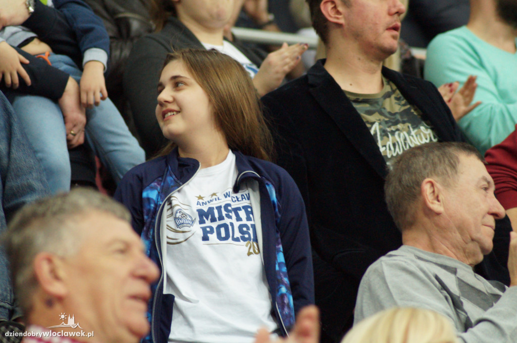 Kibice na meczu Anwil Le Mans