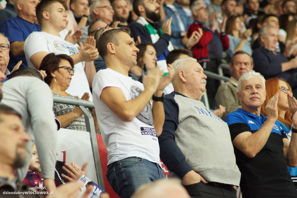 Kibice na meczu Anwil Le Mans
