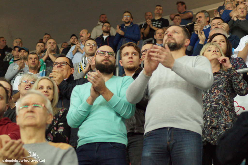 Kibice na meczu Anwil Le Mans