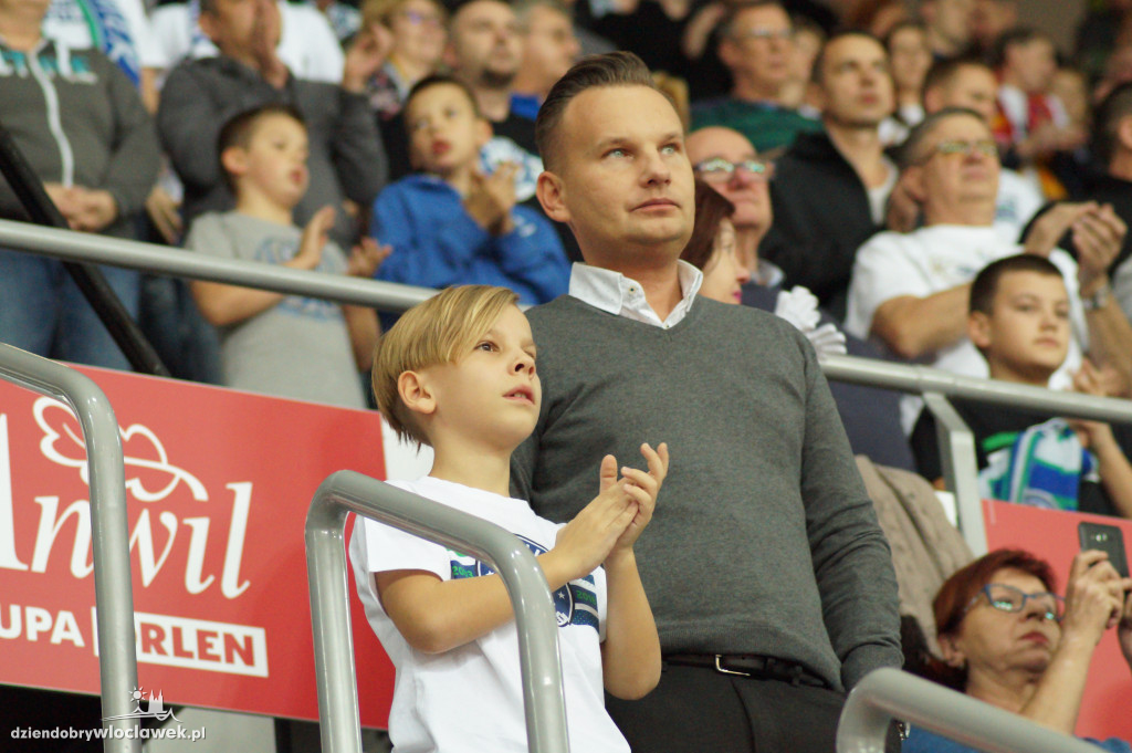 Kibice na meczu Anwil Le Mans