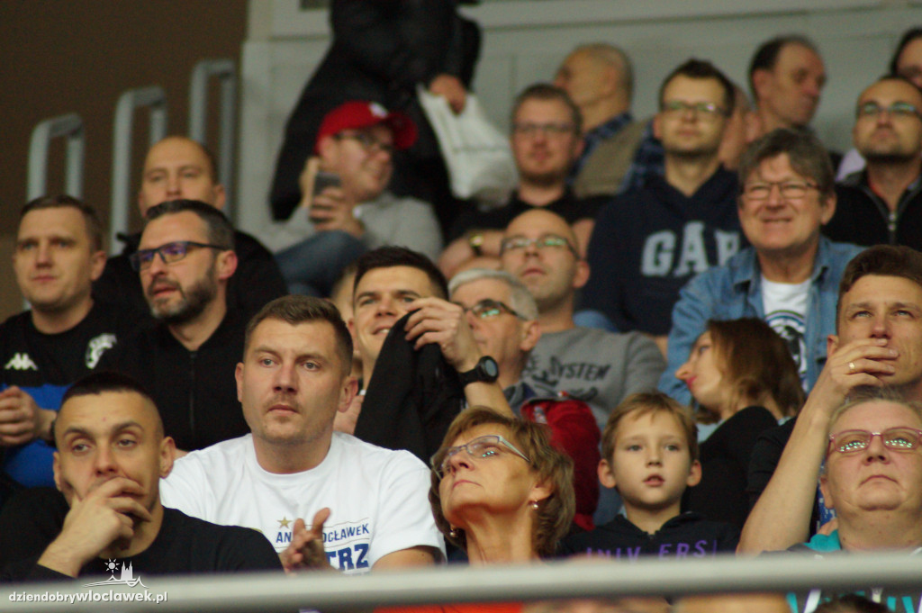 Kibice na meczu Anwil Le Mans