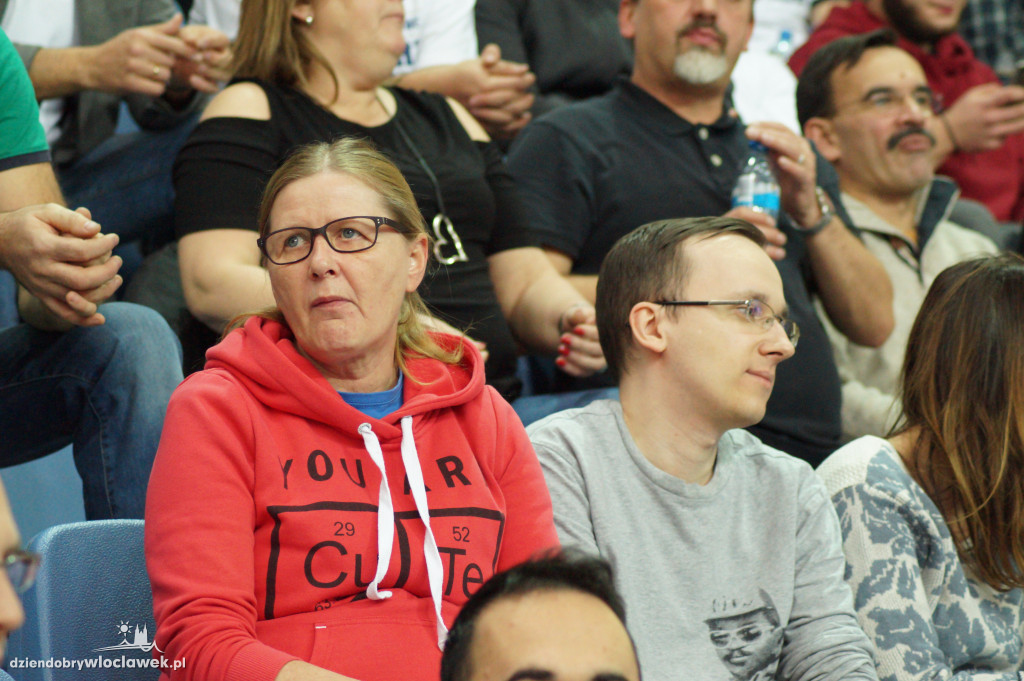 Kibice na meczu Anwil Le Mans
