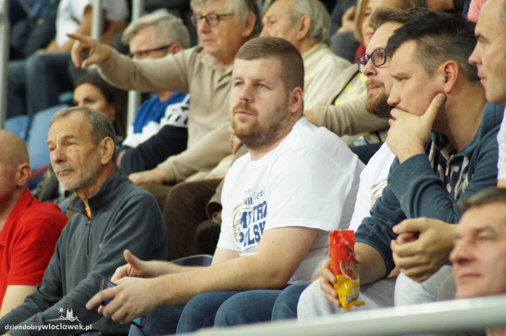 Kibice na meczu Anwil Le Mans