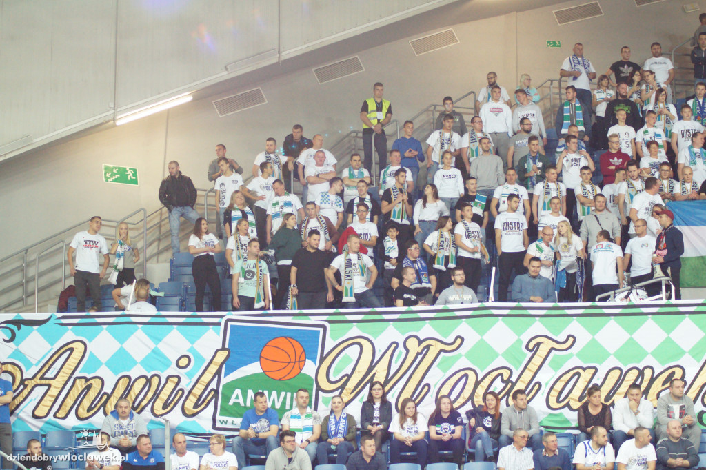Kibice na meczu Anwil Le Mans