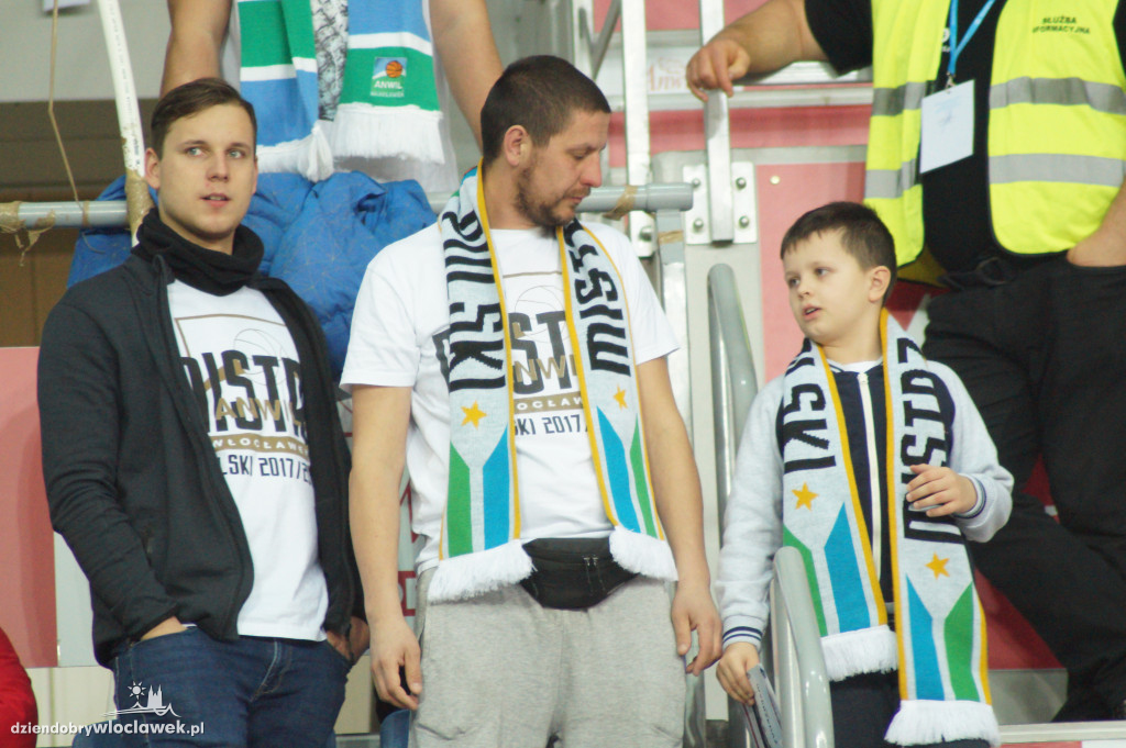 Kibice na meczu Anwil Le Mans