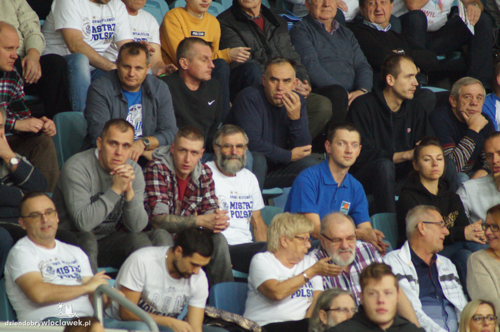 Kibice na meczu Anwil Le Mans