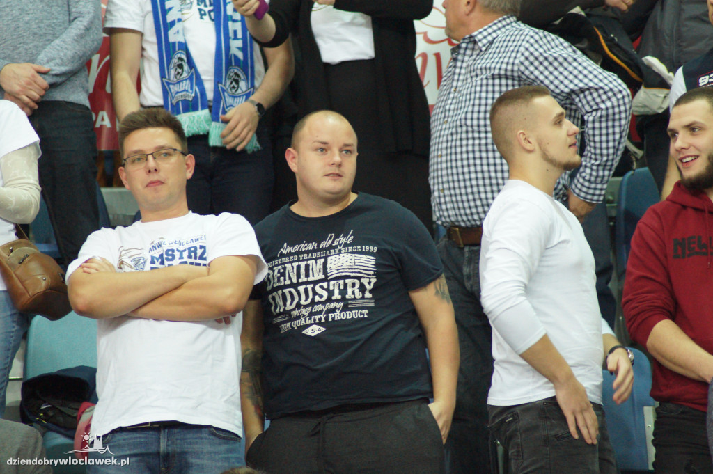 Kibice na meczu Anwil Le Mans
