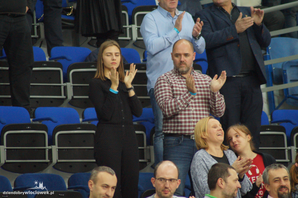 Kibice na meczu Anwil Le Mans
