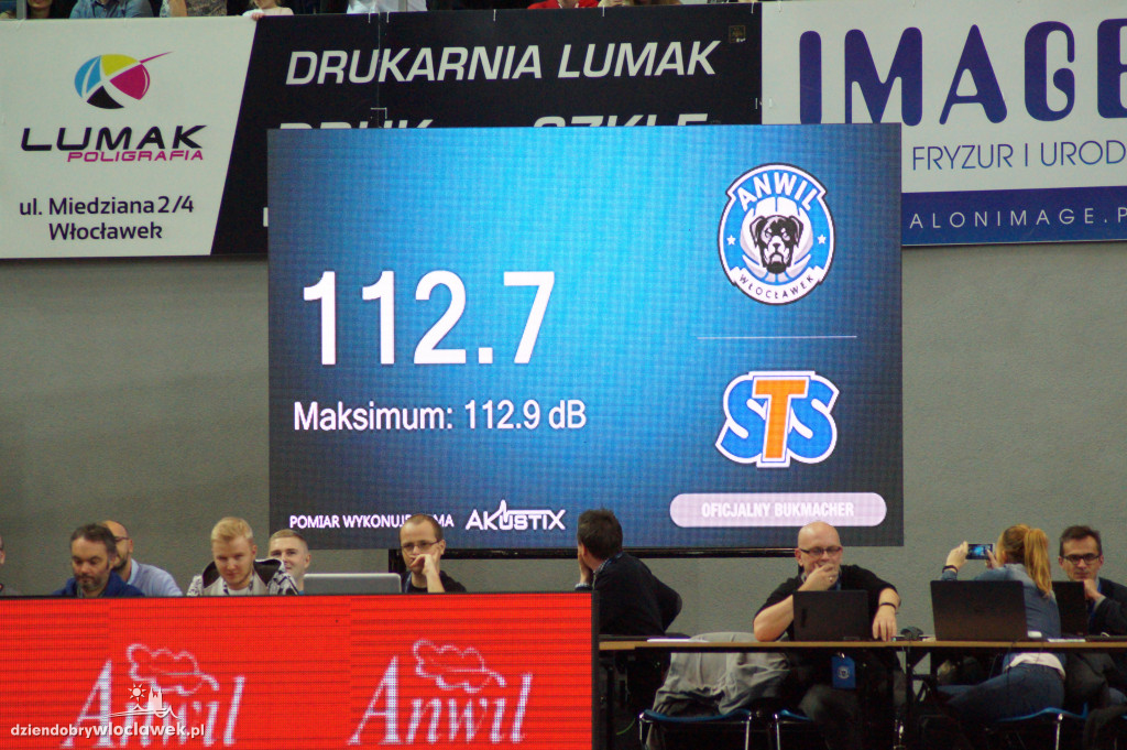 Kibice na meczu Anwil Le Mans
