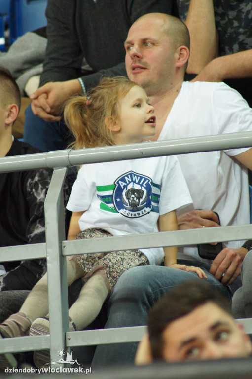 Kibice na meczu Anwil Le Mans