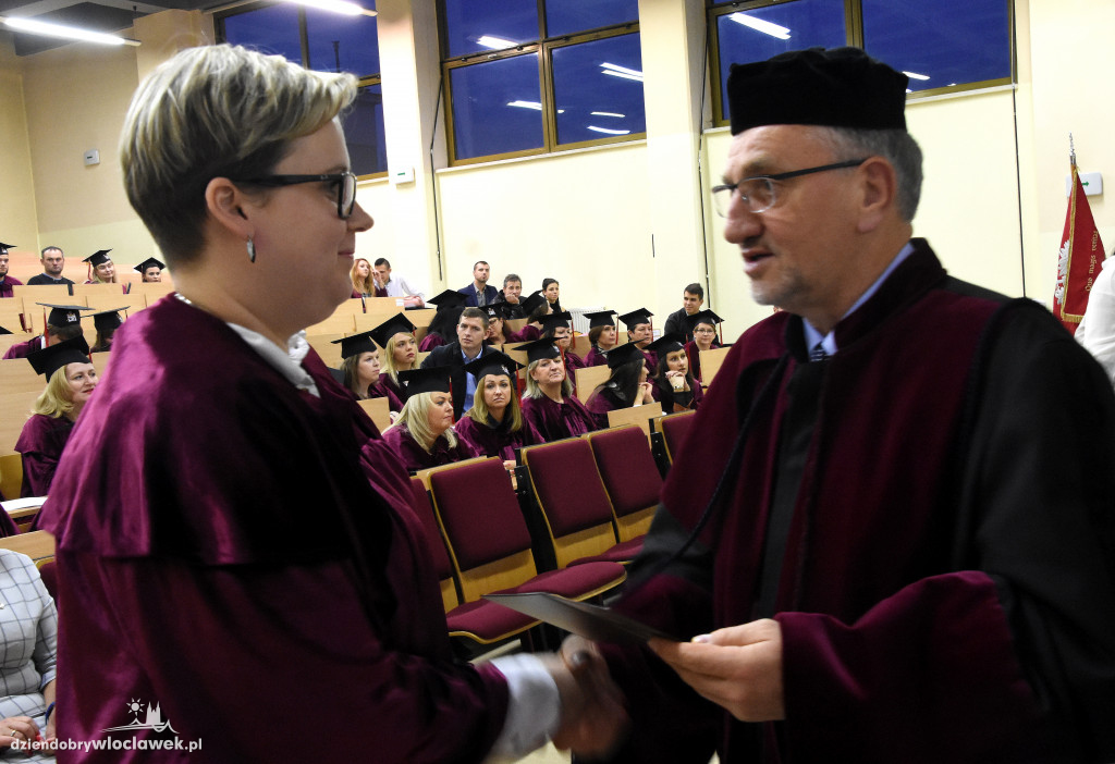 Rozdanie dyplomów studentów KSW