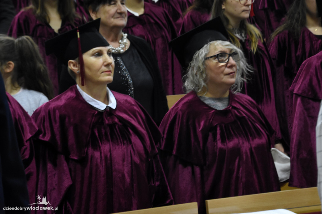 Rozdanie dyplomów studentów KSW
