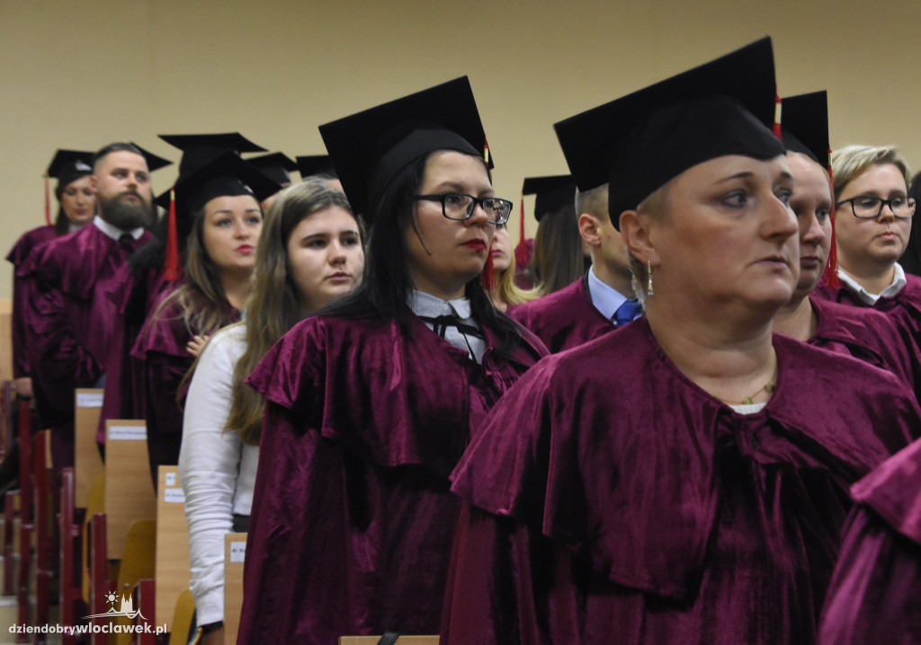 Rozdanie dyplomów studentów KSW
