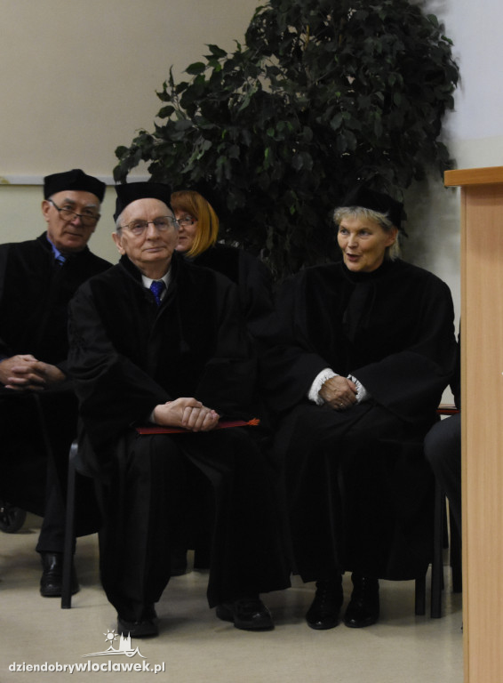 Rozdanie dyplomów studentów KSW
