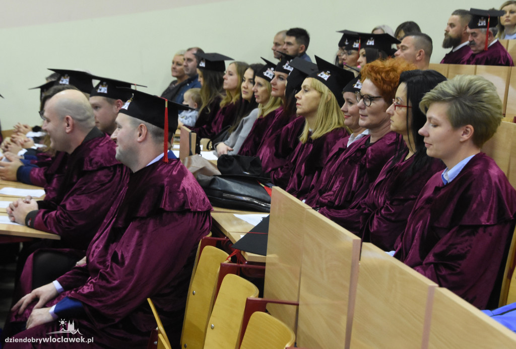 Rozdanie dyplomów studentów KSW