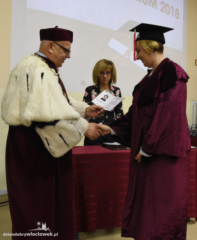 Rozdanie dyplomów studentów KSW