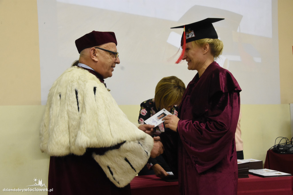 Rozdanie dyplomów studentów KSW