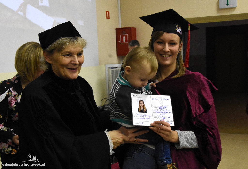 Rozdanie dyplomów studentów KSW