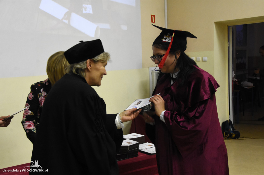 Rozdanie dyplomów studentów KSW