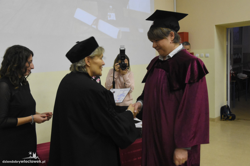 Rozdanie dyplomów studentów KSW