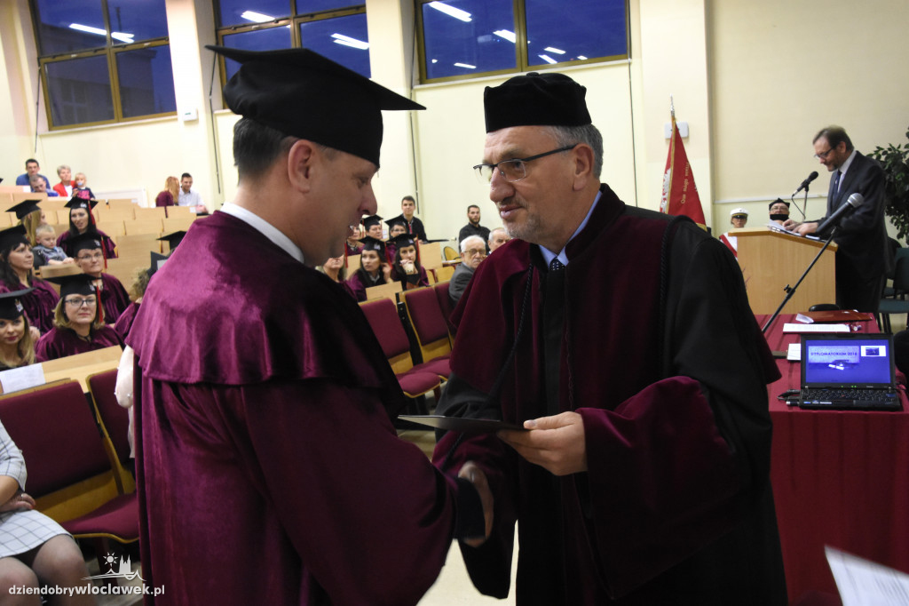 Rozdanie dyplomów studentów KSW