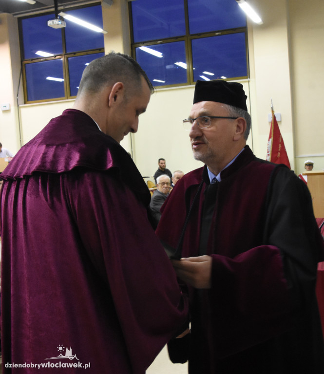 Rozdanie dyplomów studentów KSW