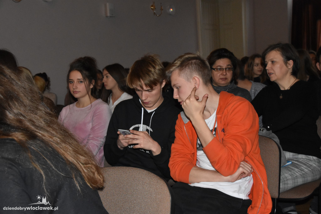 Nowy teatr z LZK pokazał pierwszą sztukę